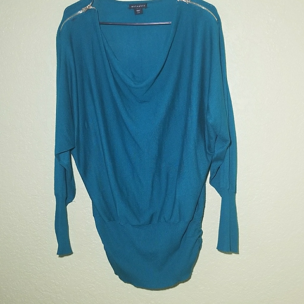 METAPHOR Sweater